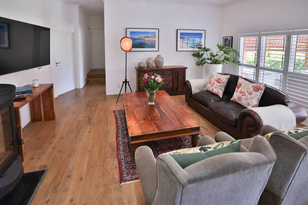 Garten Mit Pool, 2 Schlafzimmer Apartment *